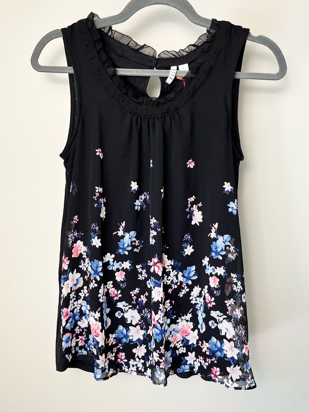 Elle Kohl’s Sleeveless Blouse Tank